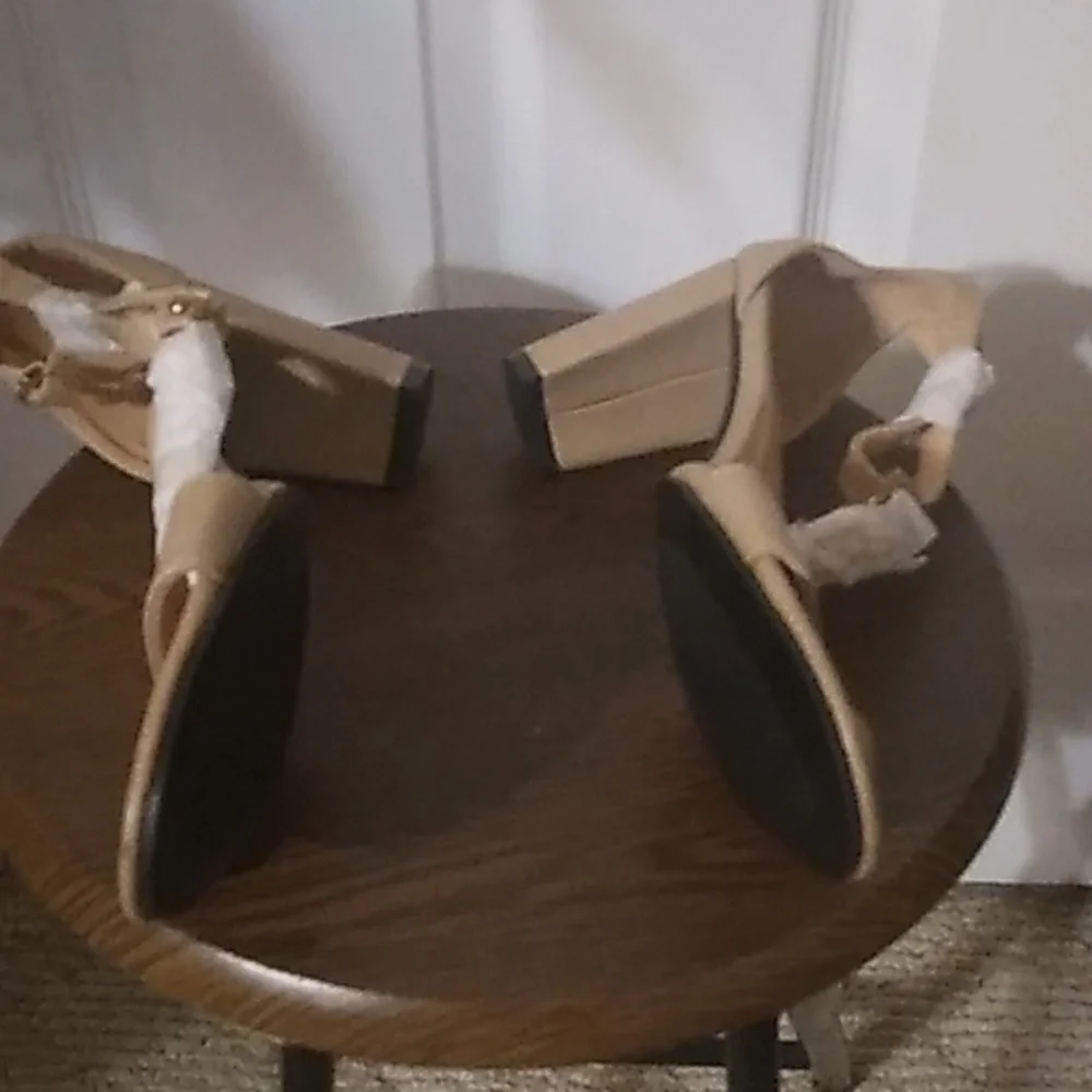 Shoes - Picture 2 of 5